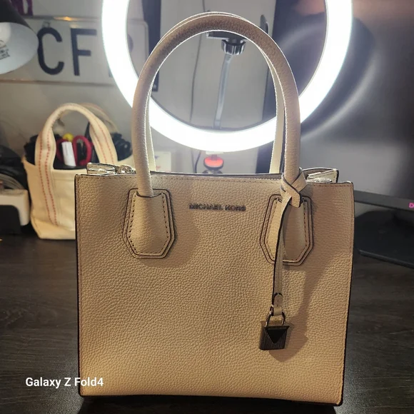 Michael Kors Mercer Pebbled Leather Hand Bag - Picture 2 of 13